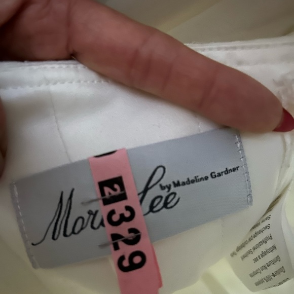 Mori Lee Wedding Dress. Size 6. No alterations. - Picture 7 of 8